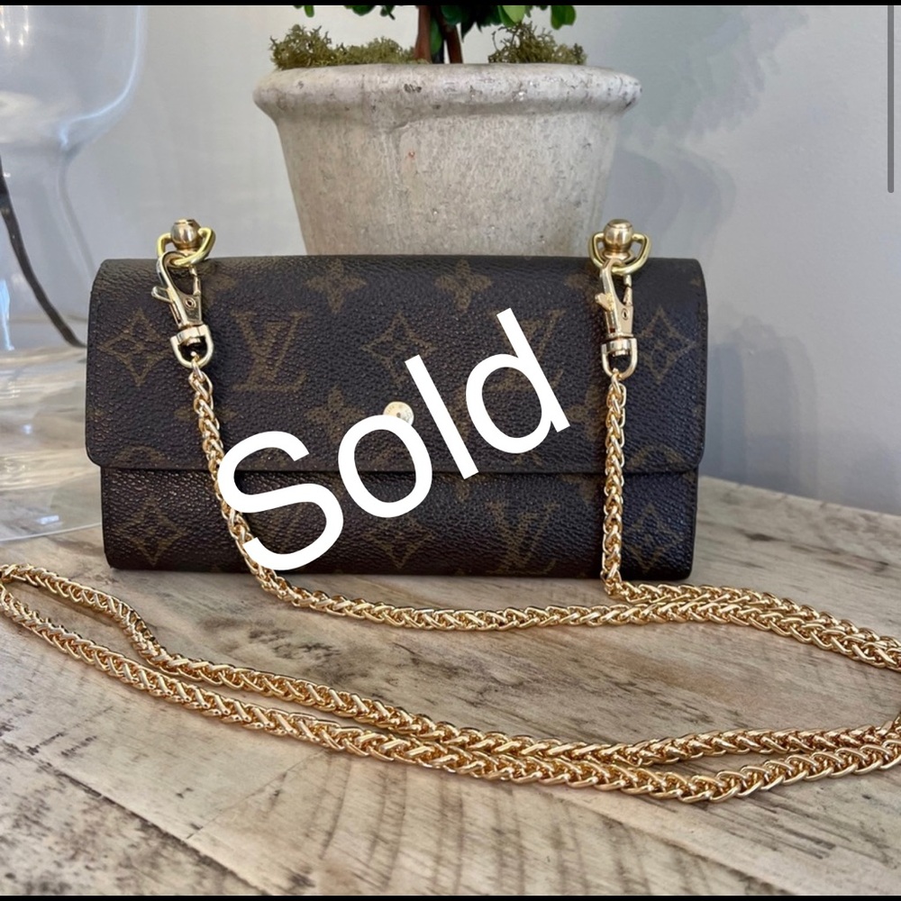 Louis Vuitton Wallet/Crossbody